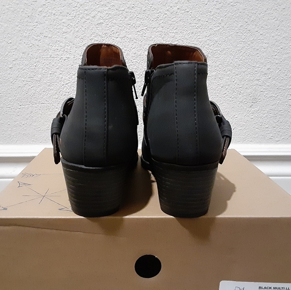 Indigo Rd. - Picture 2 of 4